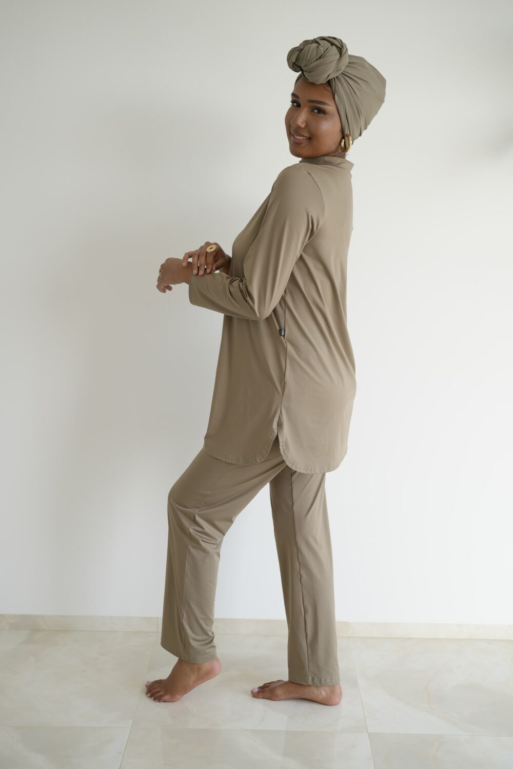 Voile de bain kaki – Image 2